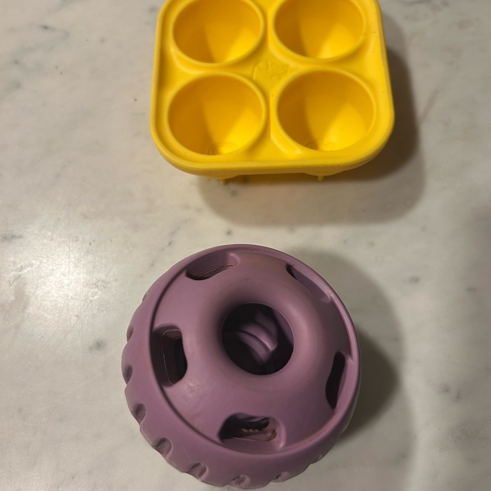 Pupsicle treat dispenser for dogs